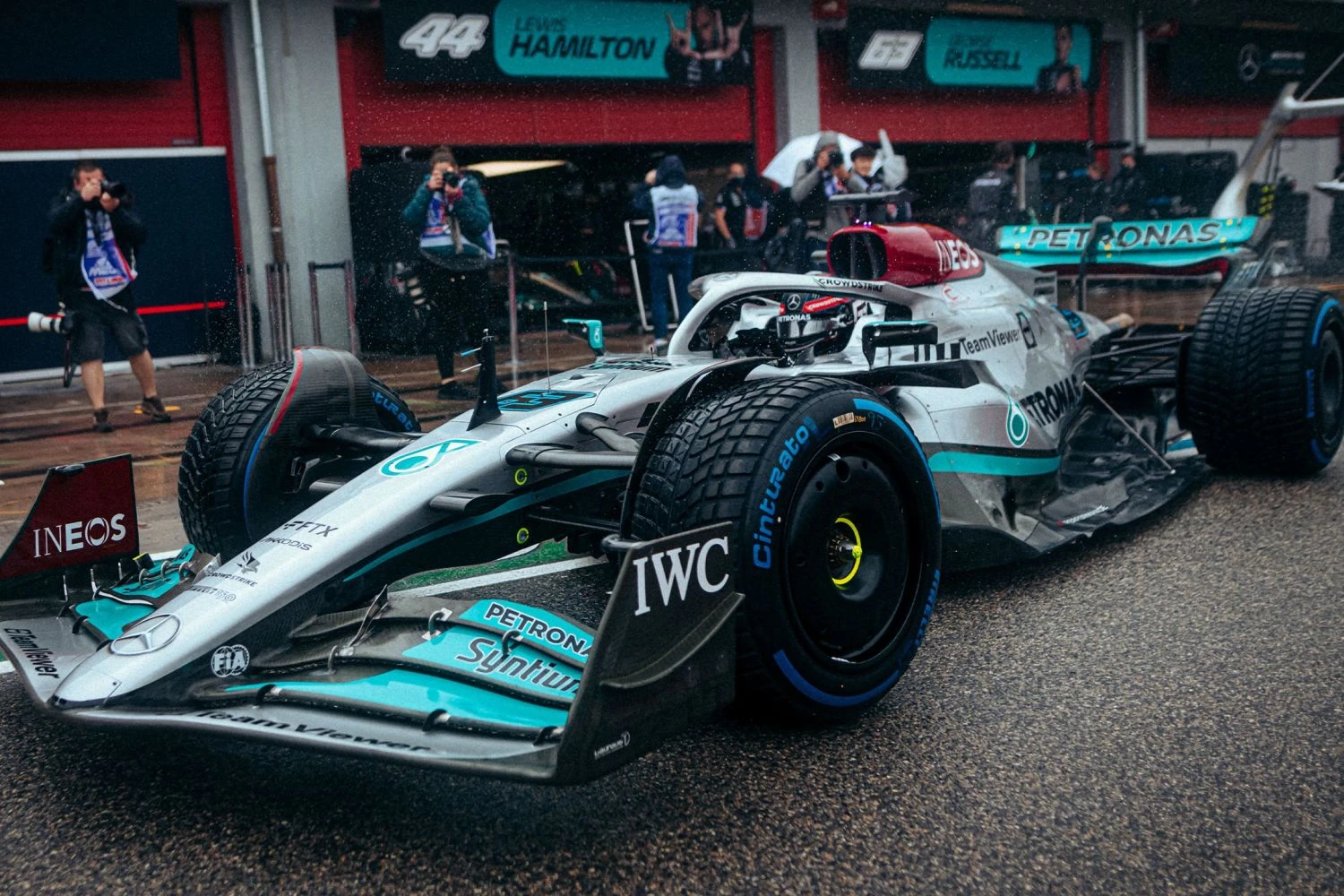 Russell : Les courses sprint doivent être "plus longues"