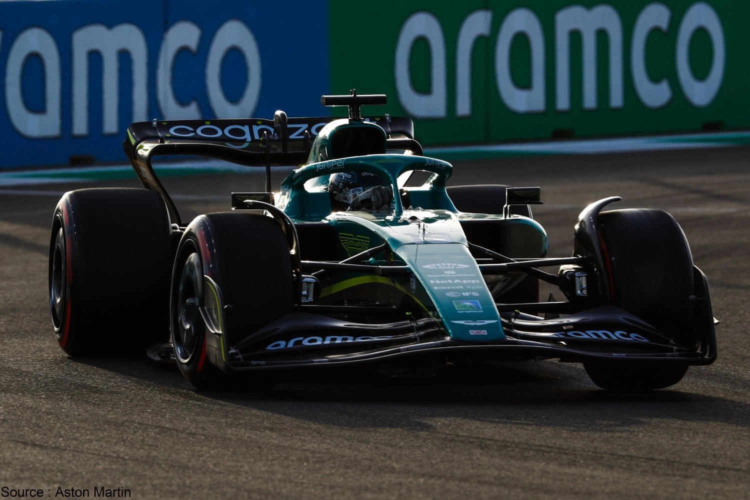 Aston Martin ouvre son compteur