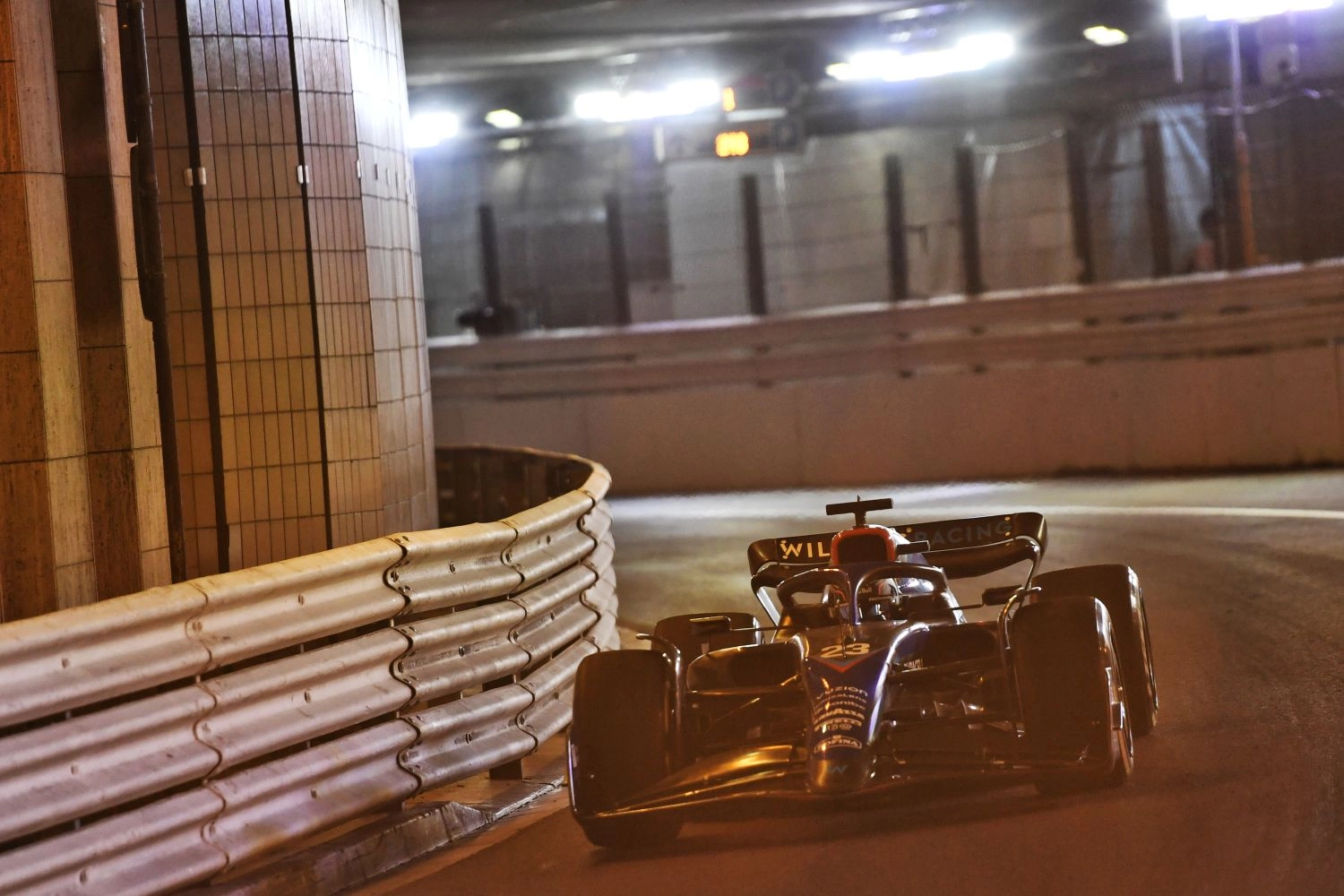 Albon : "Un week-end à oublier" après des difficultés à Monaco