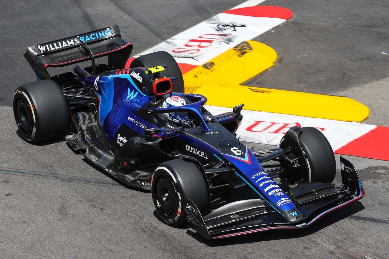 Latifi, un manque de performance à cause de la confiance