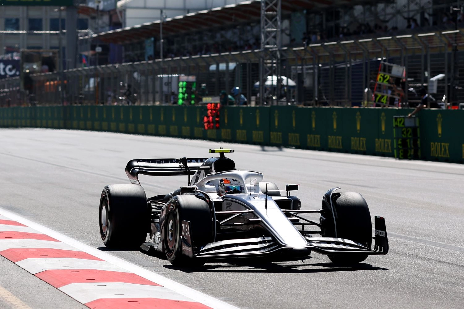 Tsunoda croit que son problème d&rsquo;aileron arrière de Bakou a été réglé