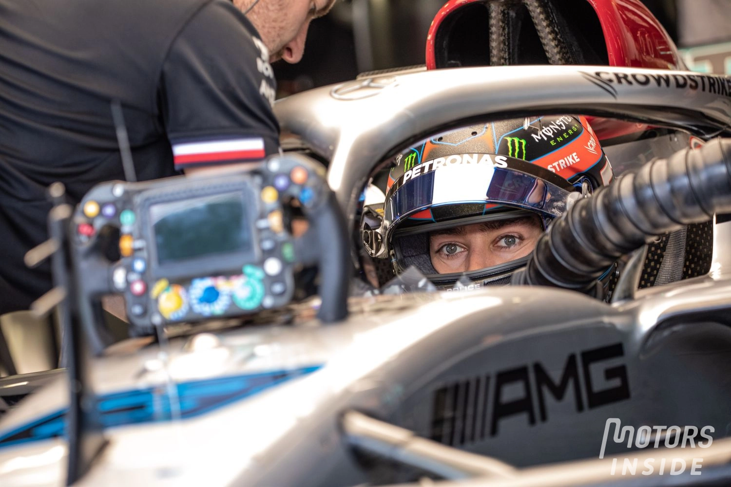 Catastrophe chez Mercedes : Russell termine dans le mur