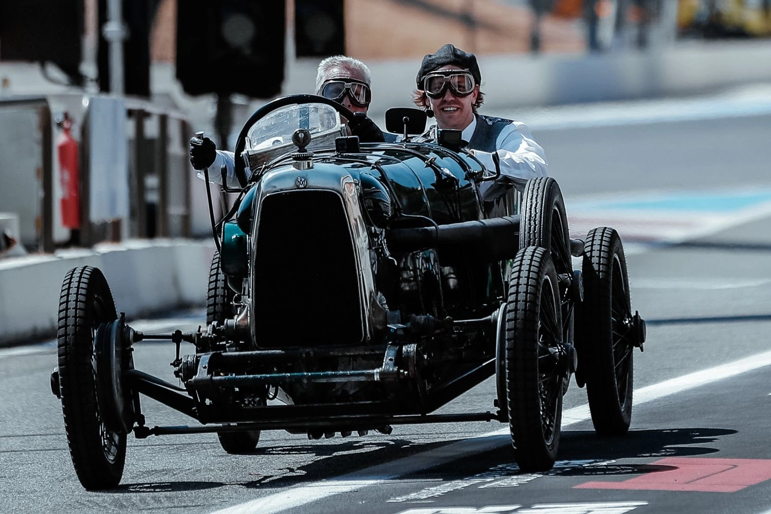 L&rsquo;Aston Martin TT1 de 1922 a pris la piste au Castellet