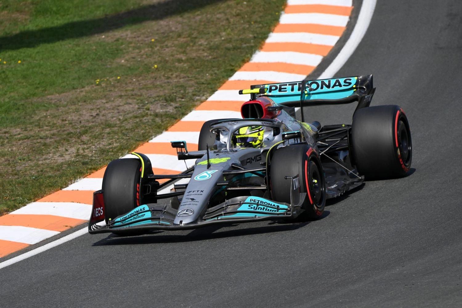 Hamilton s&rsquo;énerve à la radio puis s&rsquo;excuse, Wolff assume le rôle de "sac poubelle"