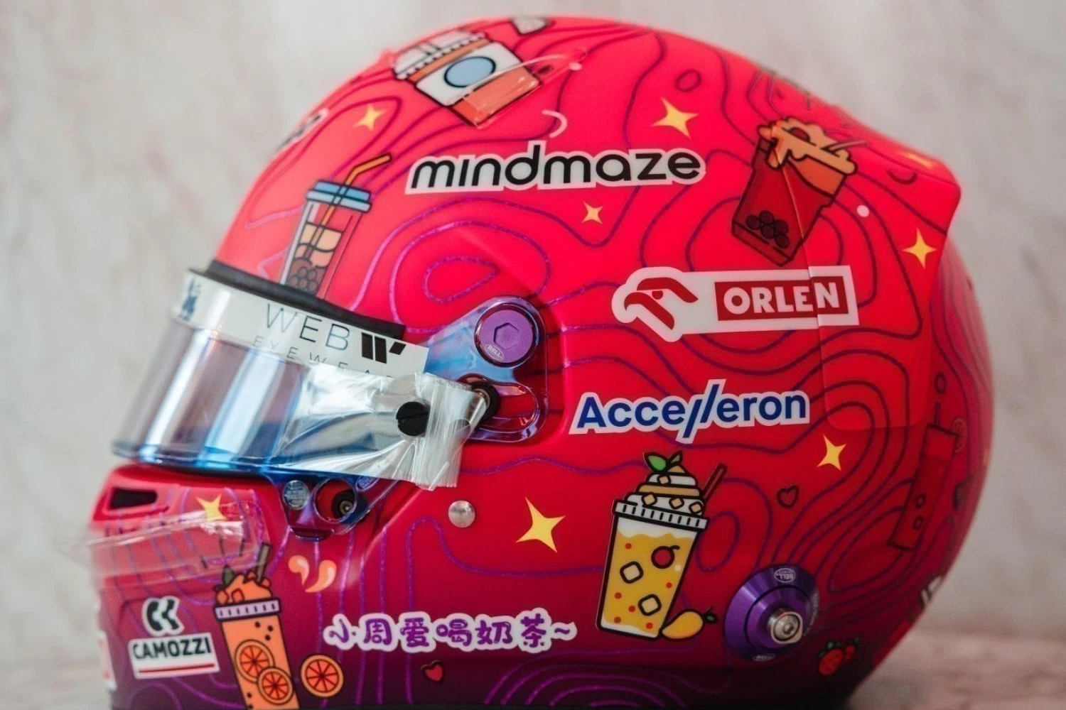 Le casque original de Zhou pour Singapour