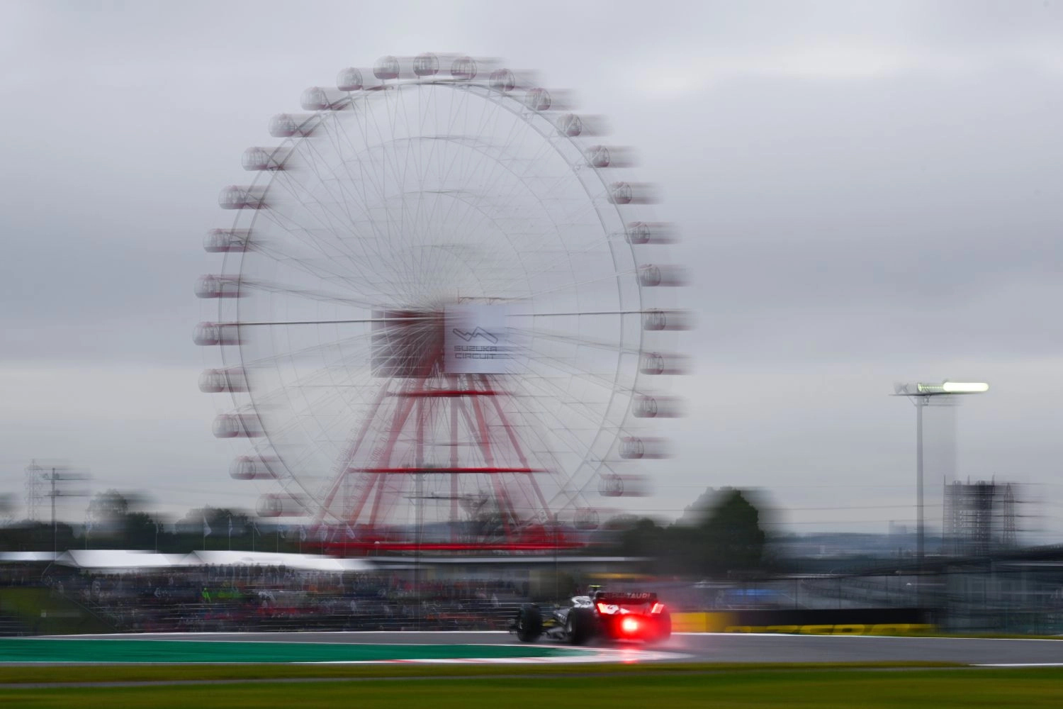 Philippe Bianchi énervé de la présence d&rsquo;une dépanneuse sur la piste