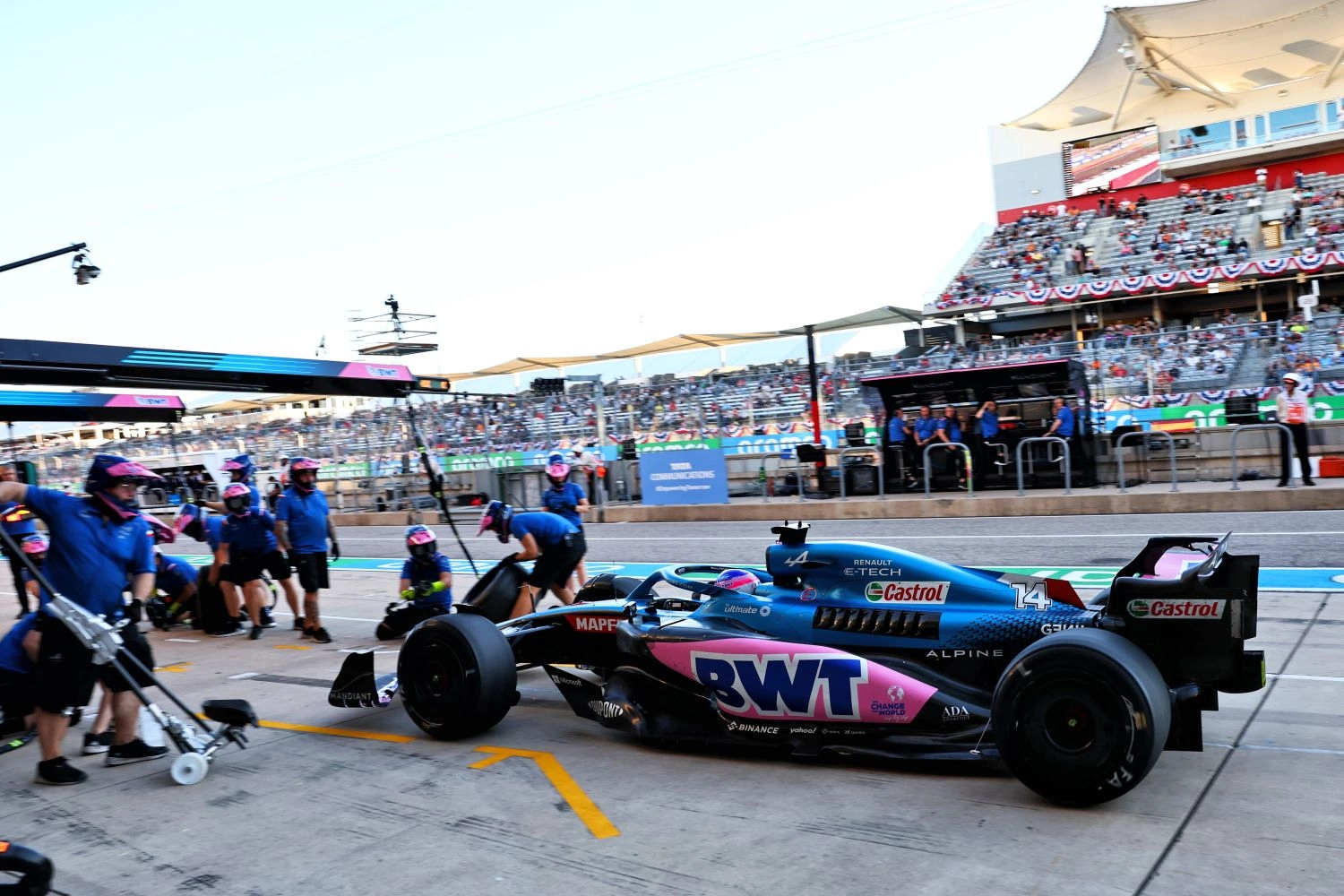Enorme crash entre Stroll et Alonso qui décolle sur l&rsquo;Aston Martin à Austin