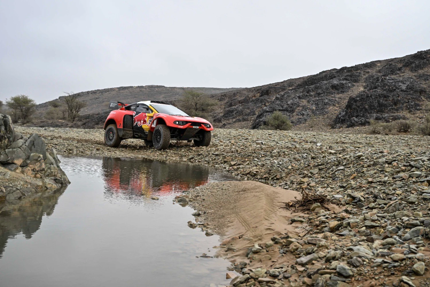 Dakar 2023 – Etape 4 : Loeb s&rsquo;impose de justesse devant Peterhansel