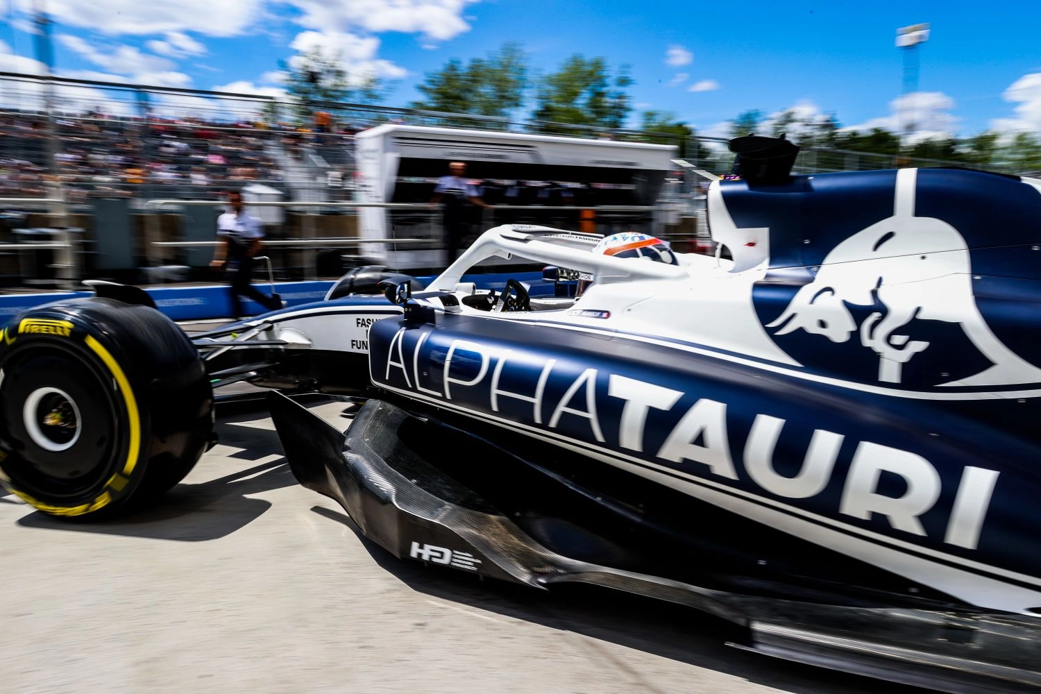 AlphaTauri démarre son moteur pour 2023 (vidéo)