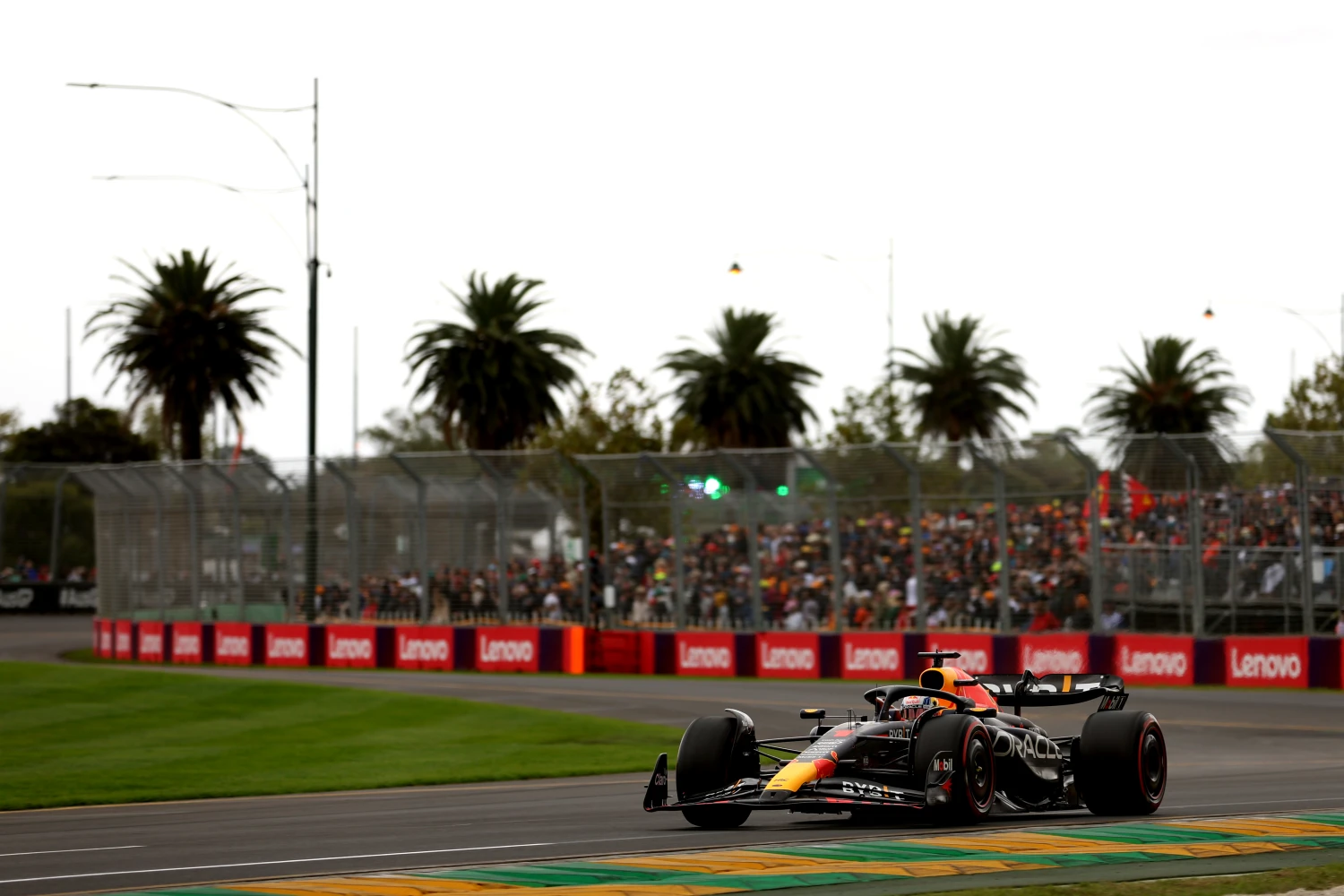 Grand Prix d&rsquo;Australie – Essais Libres 3 : Verstappen et Alonso juste devant Ocon