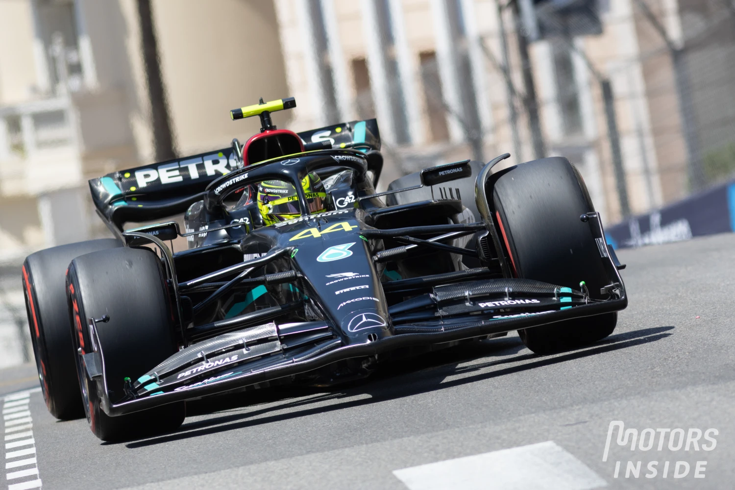 Lewis Hamilton : « Un bon résultat et une belle amélioration en tant qu&rsquo;équipe »