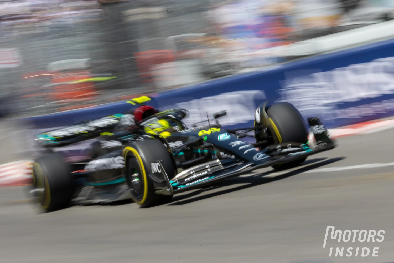 Lewis Hamilton a passé une excellente première journée au volant de la W14 évoluée