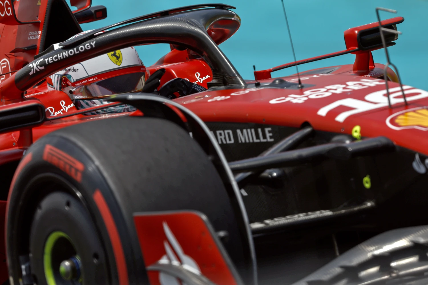 Charles Leclerc repousse les limites dans « le spirit de la course » pour Vasseur