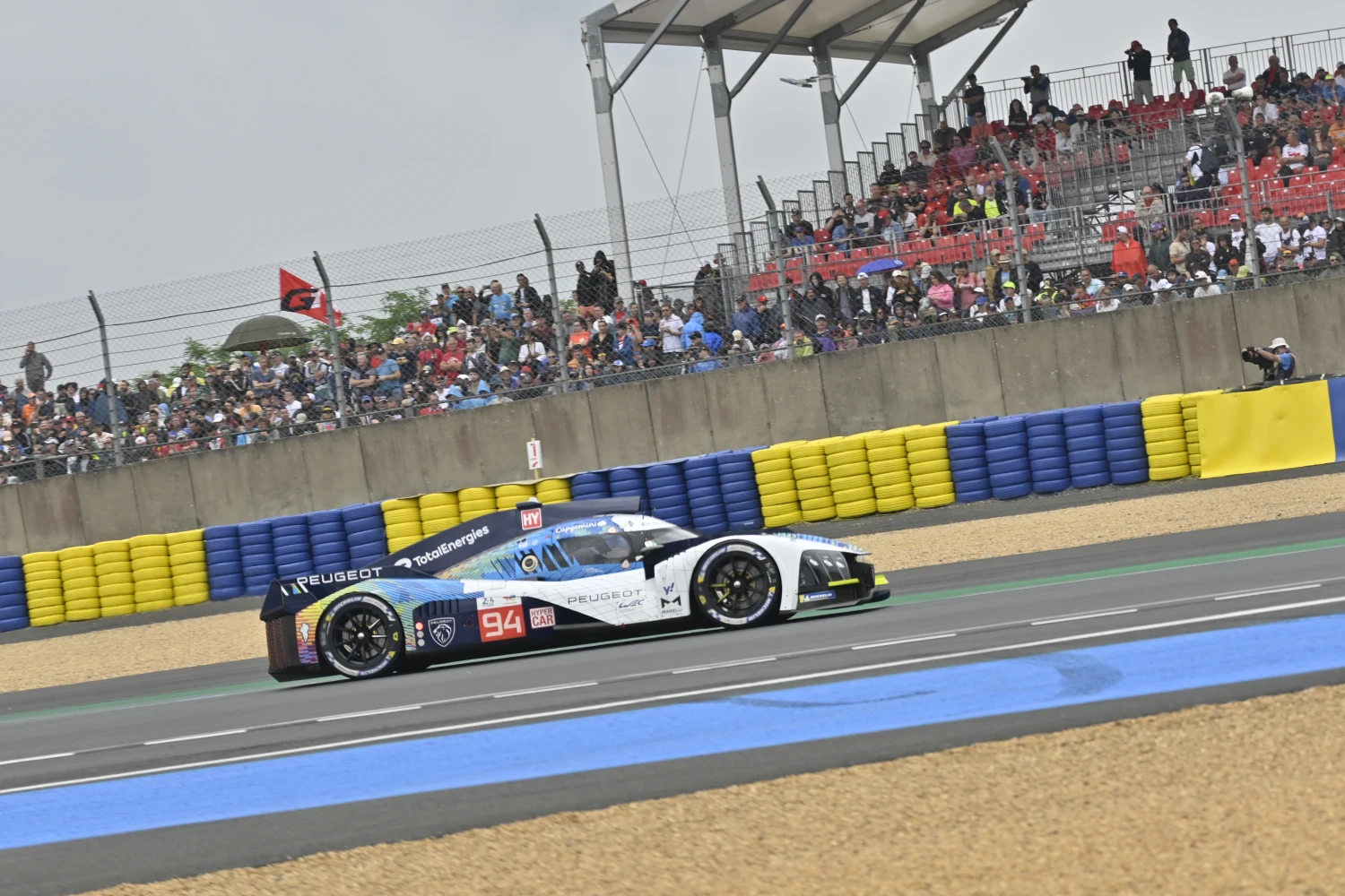24 h du Mans – H+8 : Peugeot reprend la tête face au malheur des autres