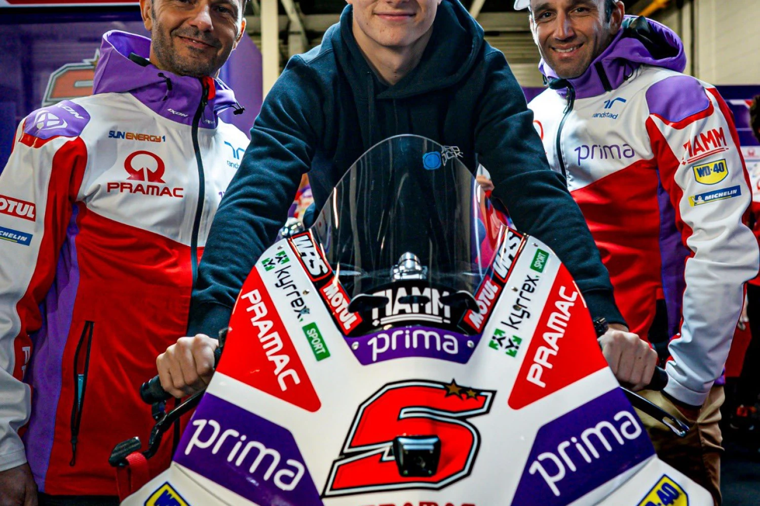 Duel entre la F1 et la MotoGP à Silverstone, victoire écrasante