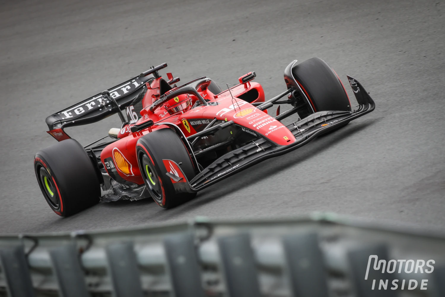 Charles Leclerc a pour ennemis Ferrari et lui-même