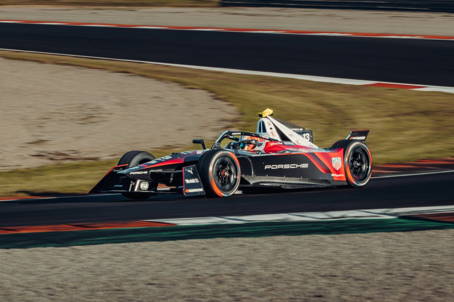 Essais hivernaux Saison 10 – Jour 1 : Une première journée interrompue par un incendie