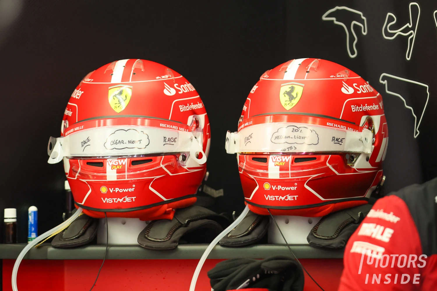 Jeunes pilotes, certains sont déjà équipés des casques des élites, comme la F1