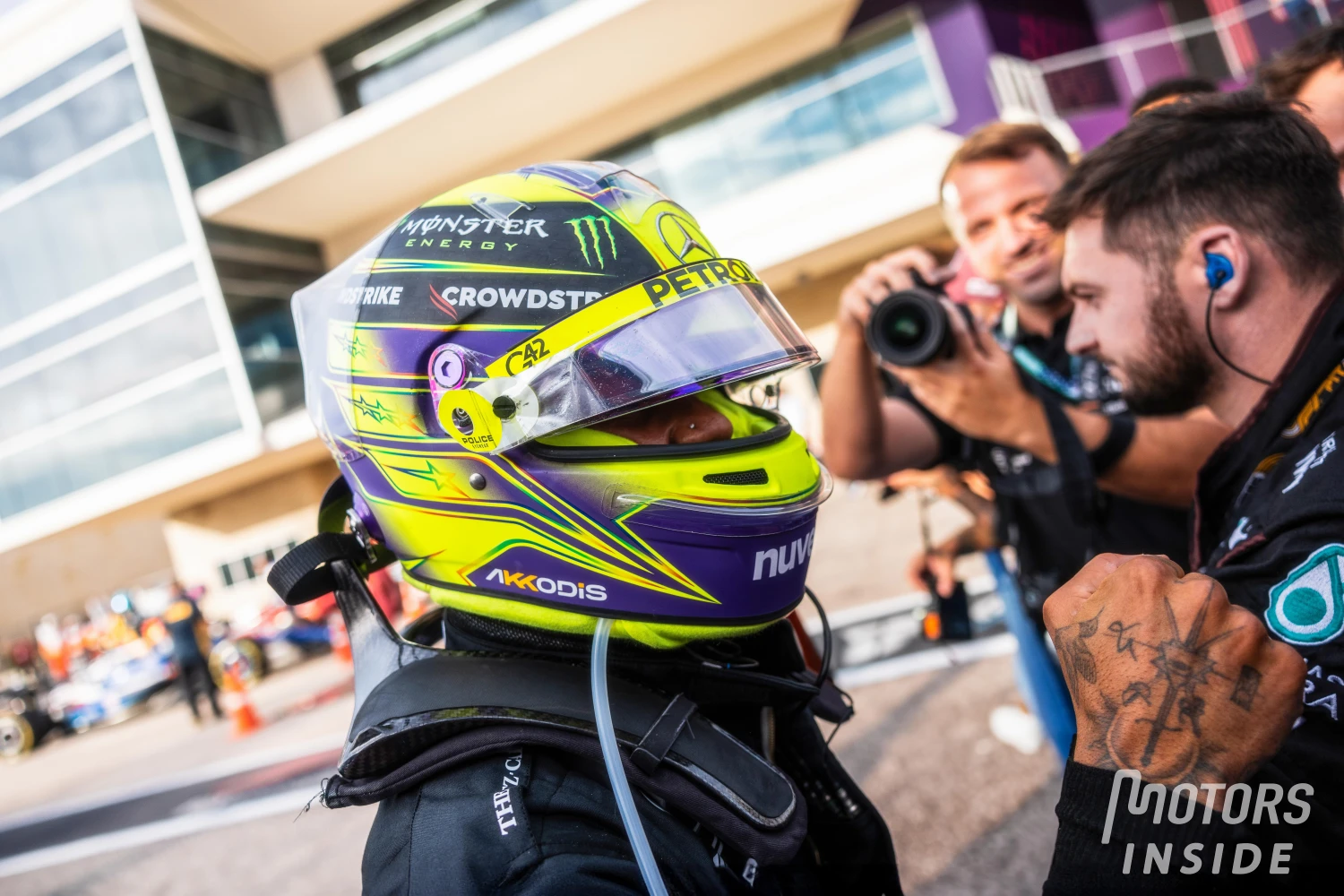 Scanner la tête des pilotes en 3D pour adapter les casques de F1