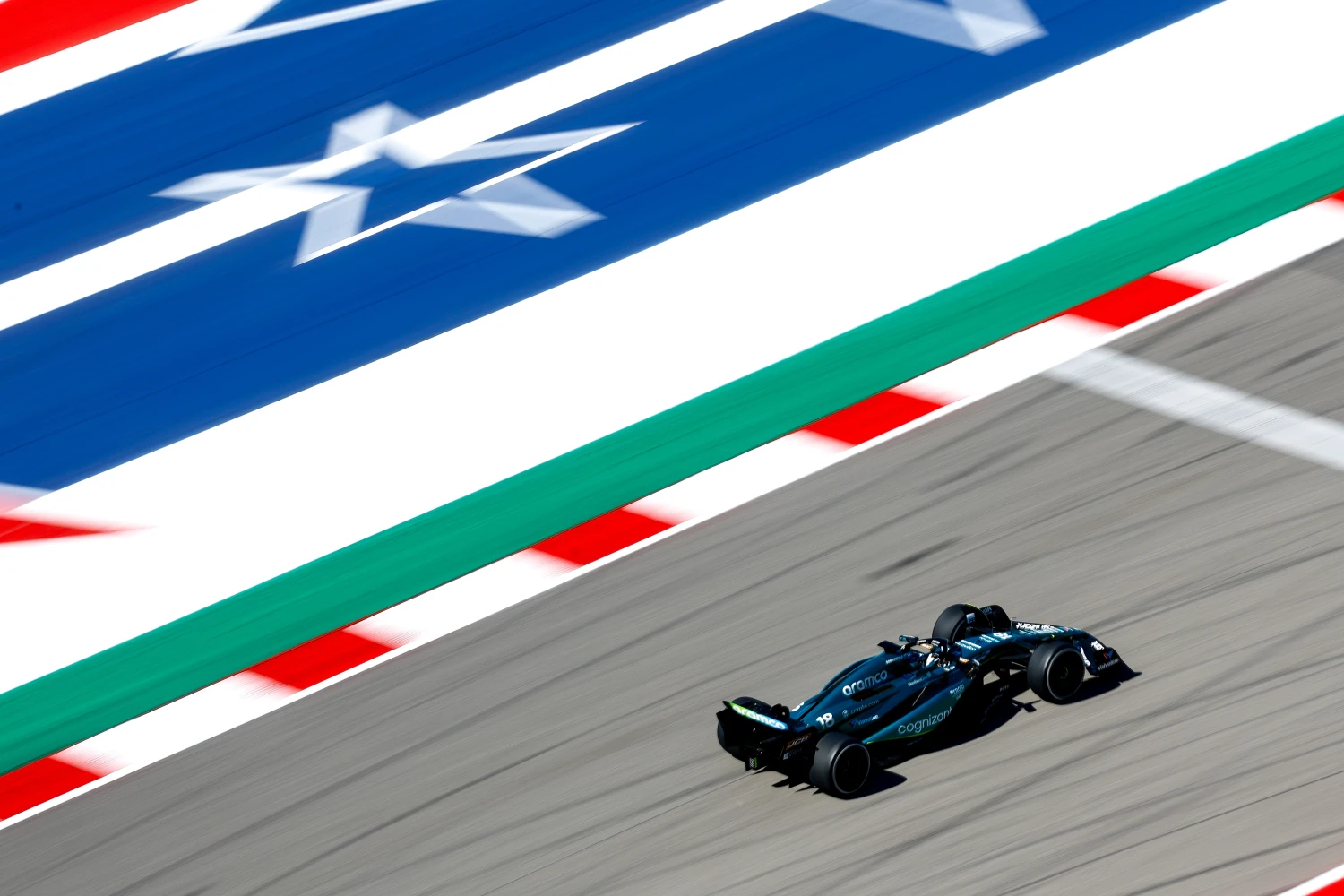 Les deux Aston Martin handicapées par le même problème à Austin