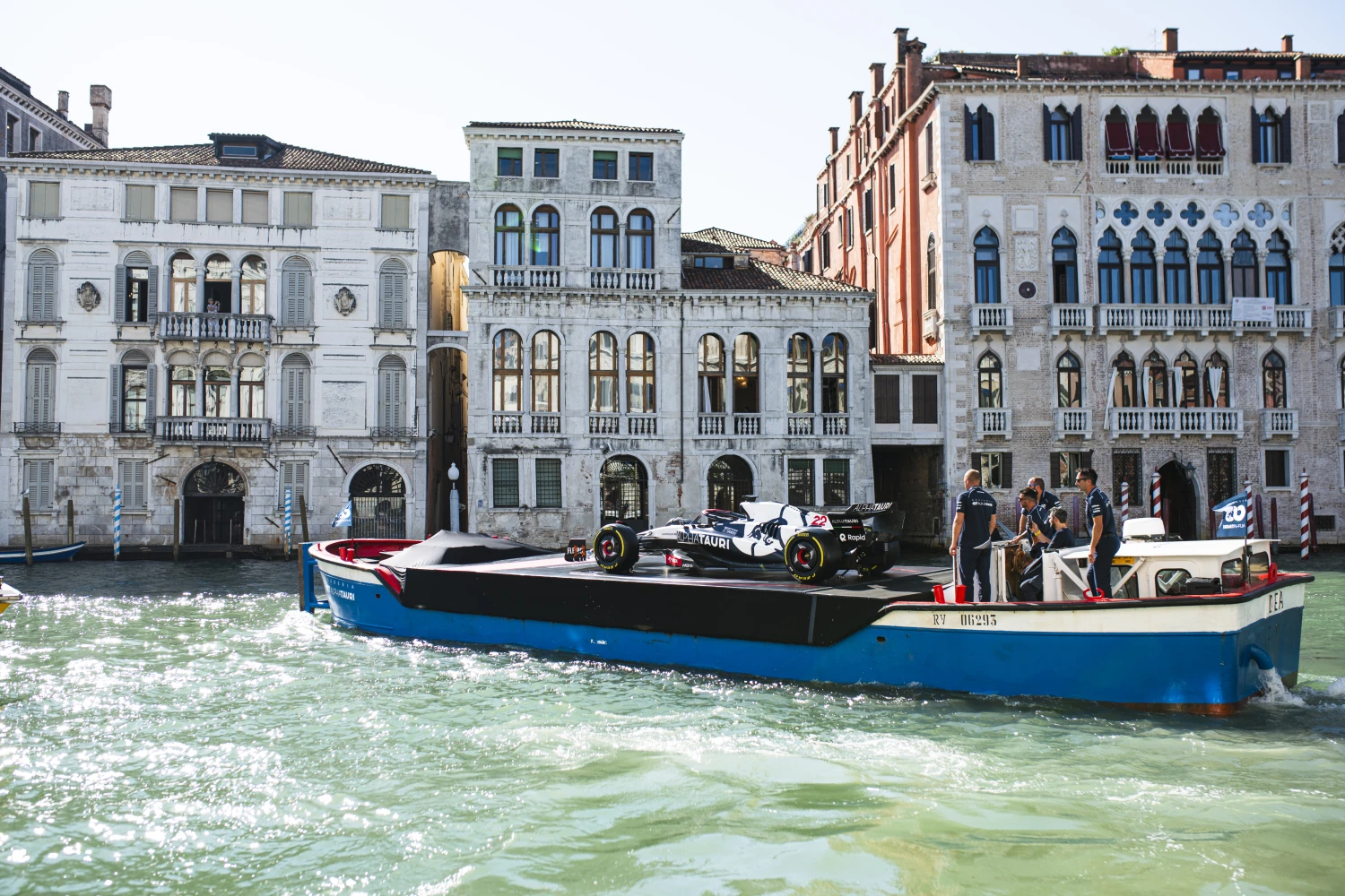 AlphaTauri (Racing Bulls) dévoile son documentaire long format : « Whatever It Takes : The Race Before The Races »