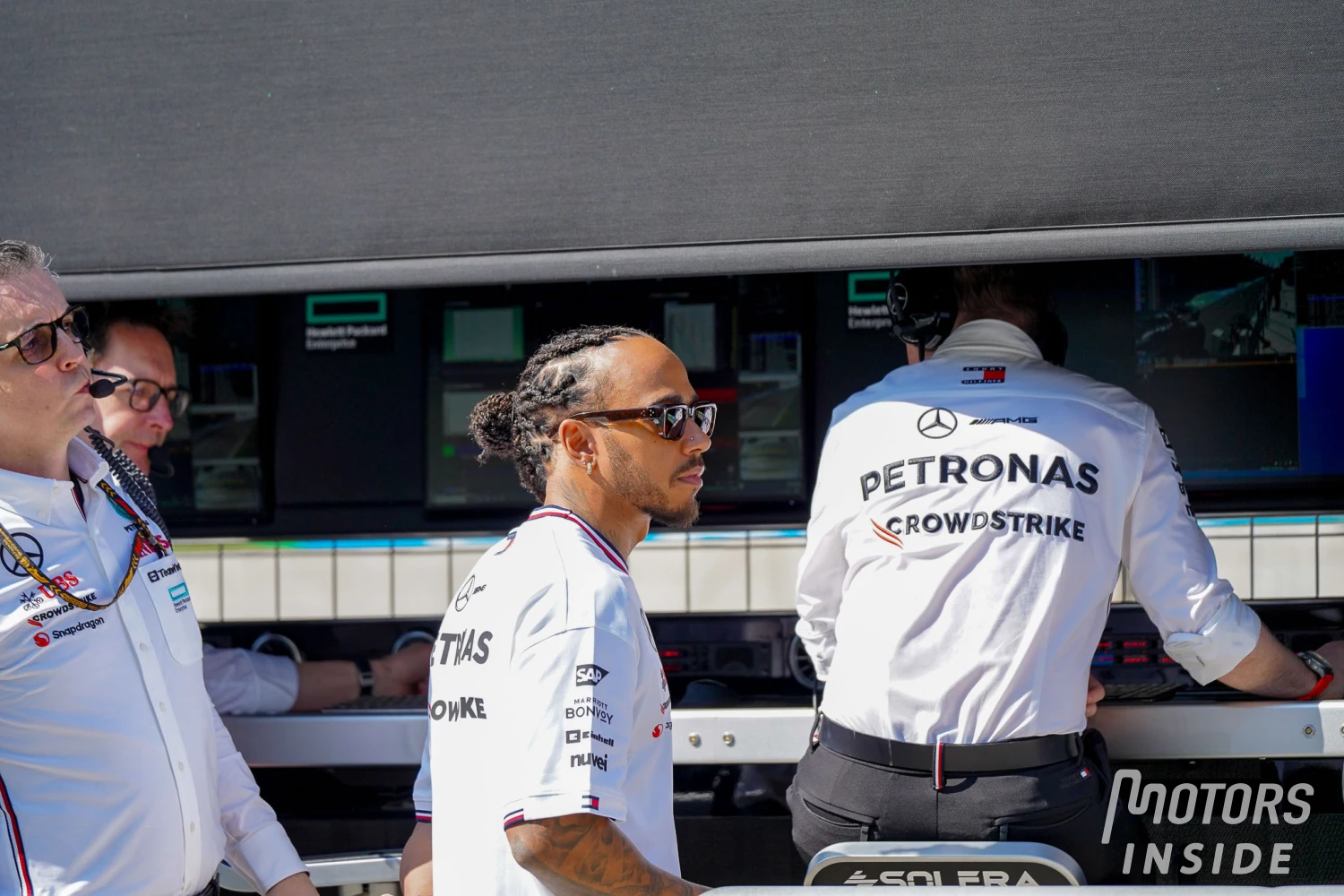 Hamilton n&rsquo;a même pas parlé à ses parents de son transfert chez Ferrari