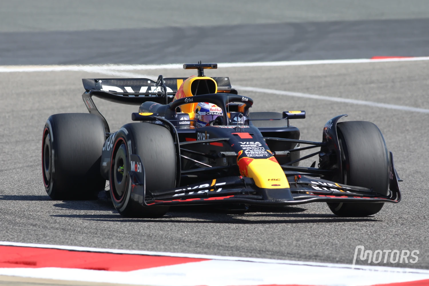 Essais Bahreïn Jour 1 : Verstappen en démonstration, Williams en difficulté