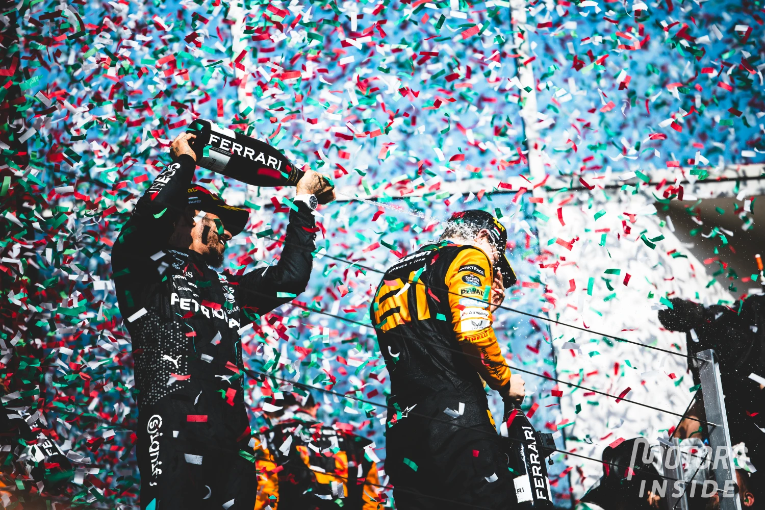 Lewis Hamilton félicite le doublé de McLaren et célèbre son 200e podium