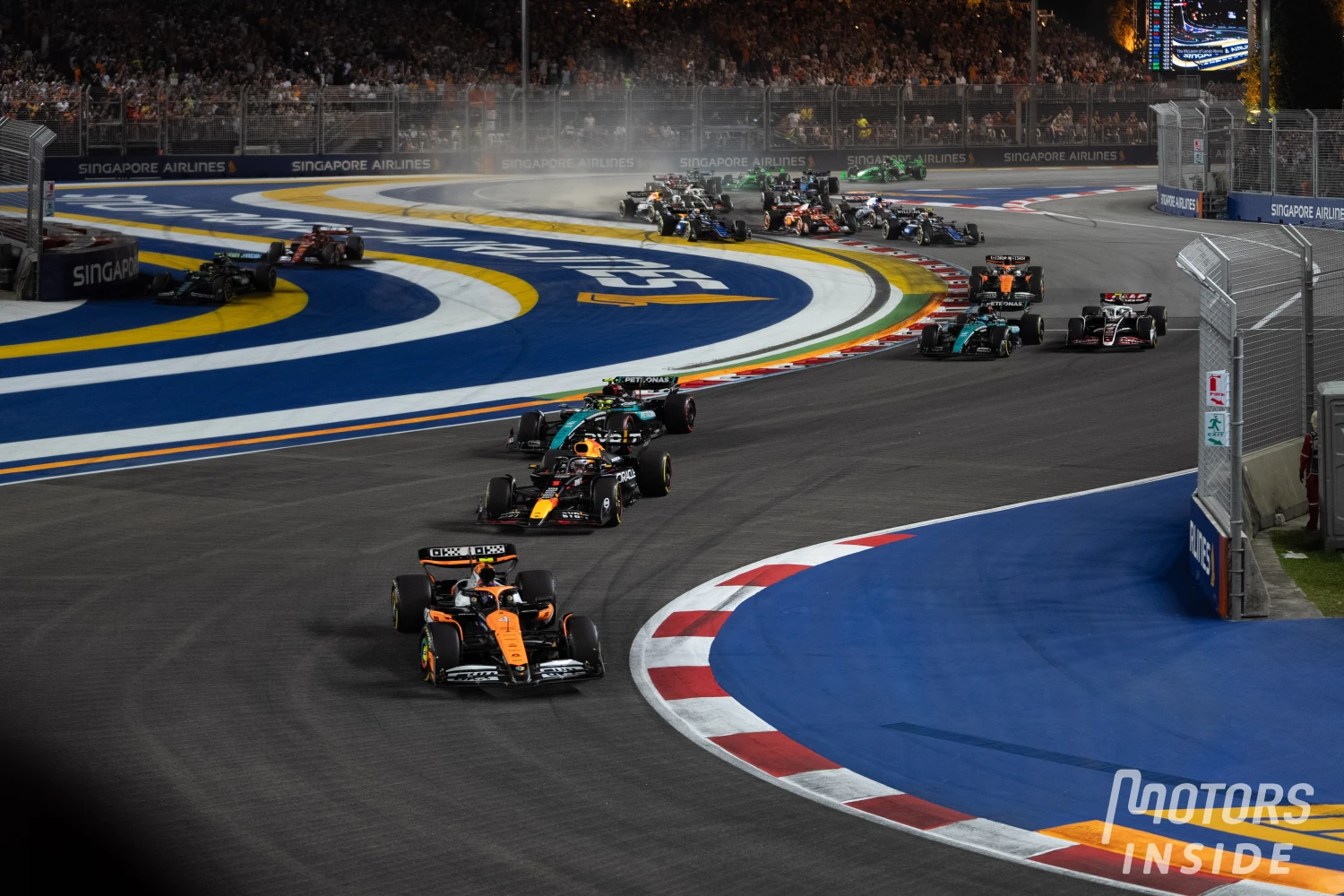 Lando Norris reboosté après avoir réussi à garder sa P1 en s&rsquo;élançant de la pole position