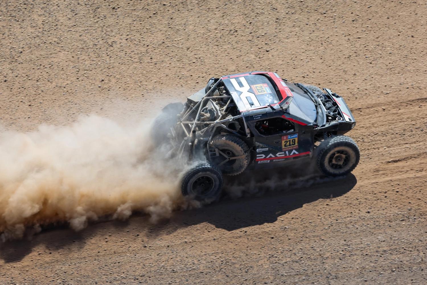 Dakar 2025 – Etape 3 : Saood Variawa marque l&rsquo;histoire, Sébastien Loeb contraint à l&rsquo;abandon