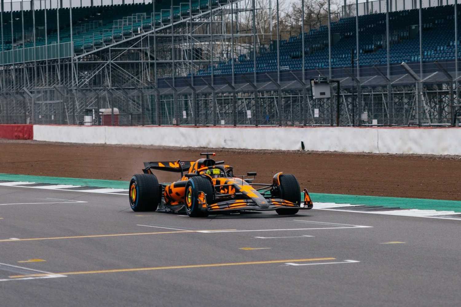McLaren dévoile les lignes de sa nouvelle F1, la MCL39 en livrée camo