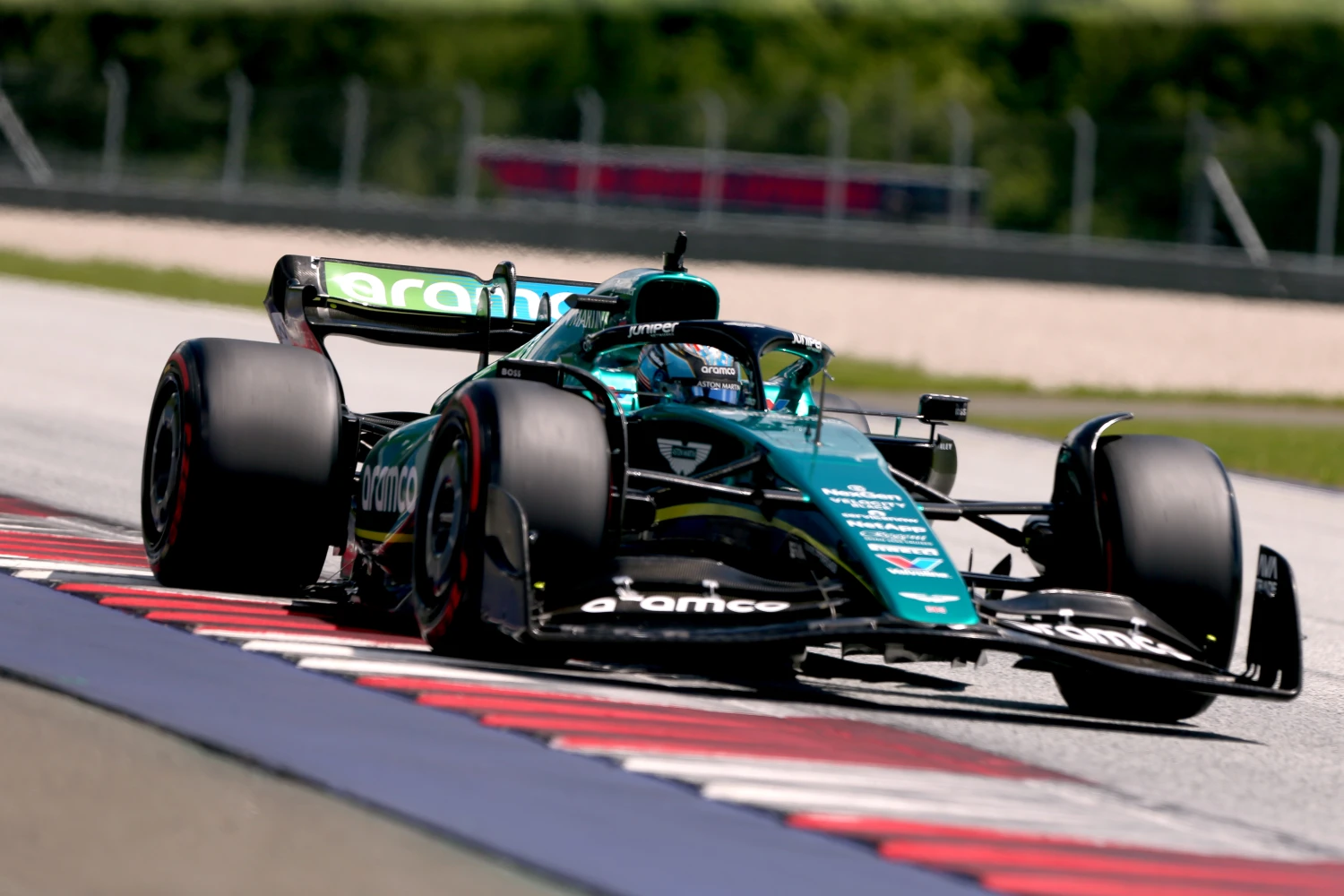 Alonso et Stroll au volant de l&rsquo;AMR23 à Barcelone cette semaine