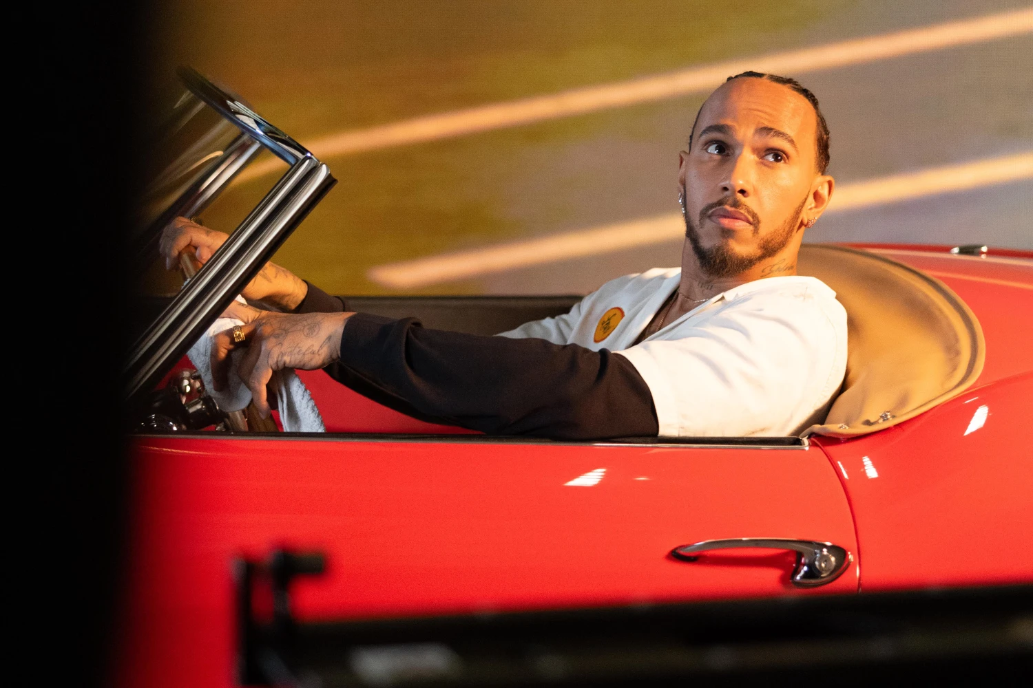 Hamilton rend hommage à Ferrari dans un court-métrage inspiré d&rsquo;un film des années 80