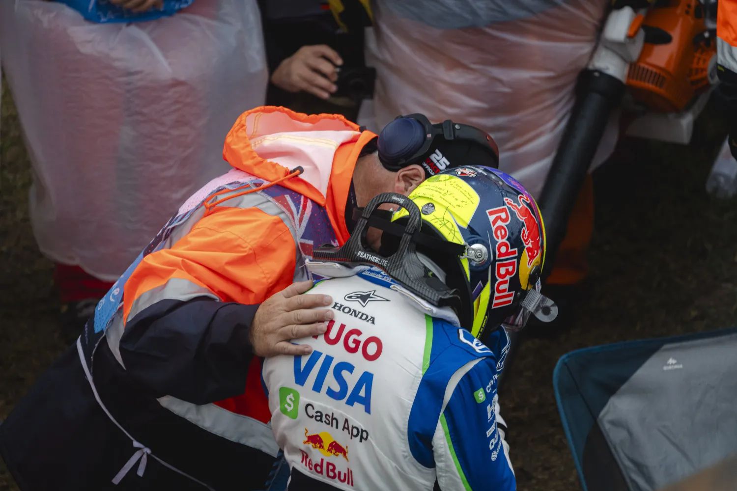 Des réactions variées quant au crash d&rsquo;Isack Hadjar dès le tour de chauffe