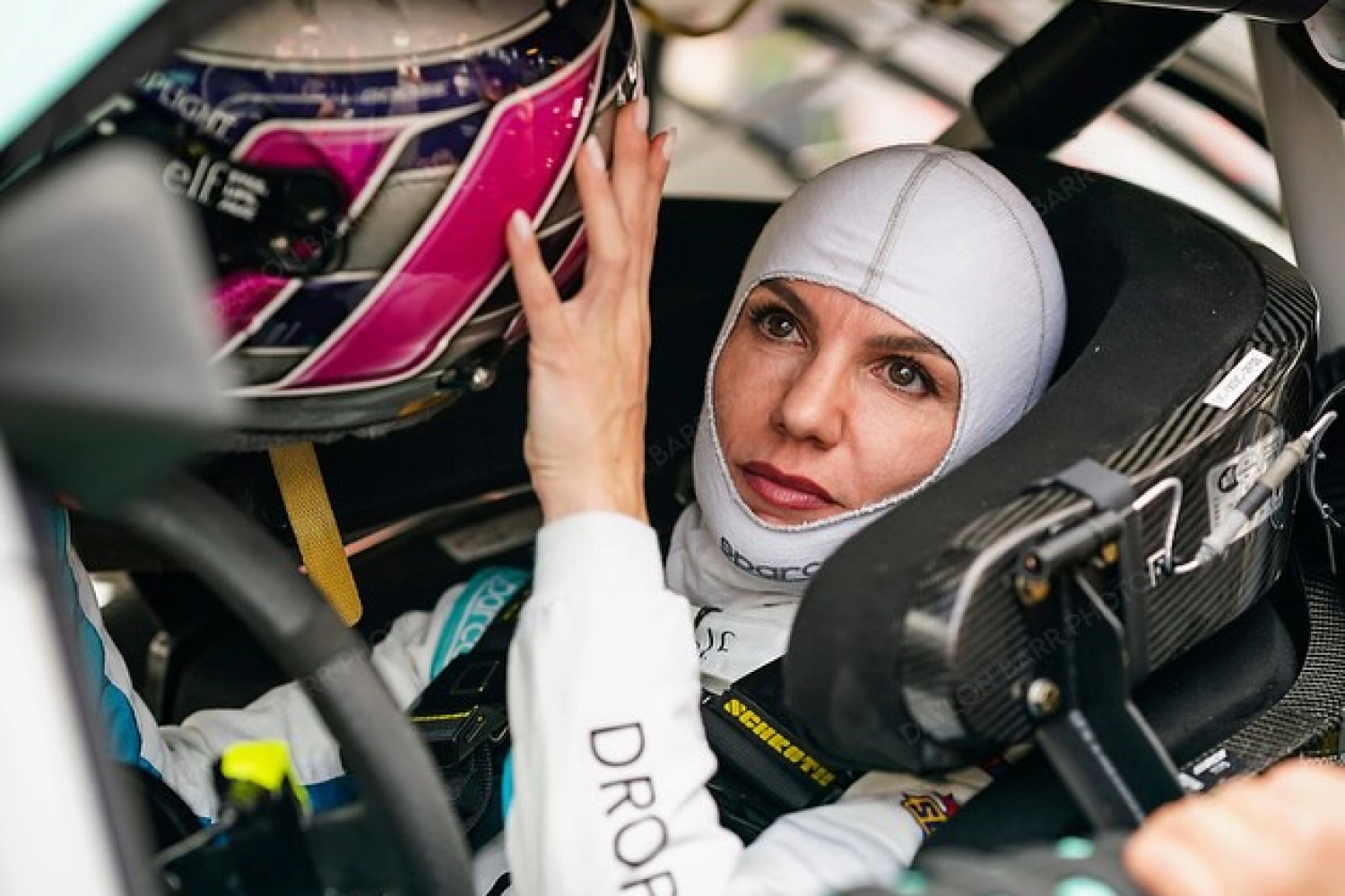 « Le harcèlement en ligne devient de plus en plus toxique », Katherine Legge prend la parole après avoir reçu des menaces en ligne