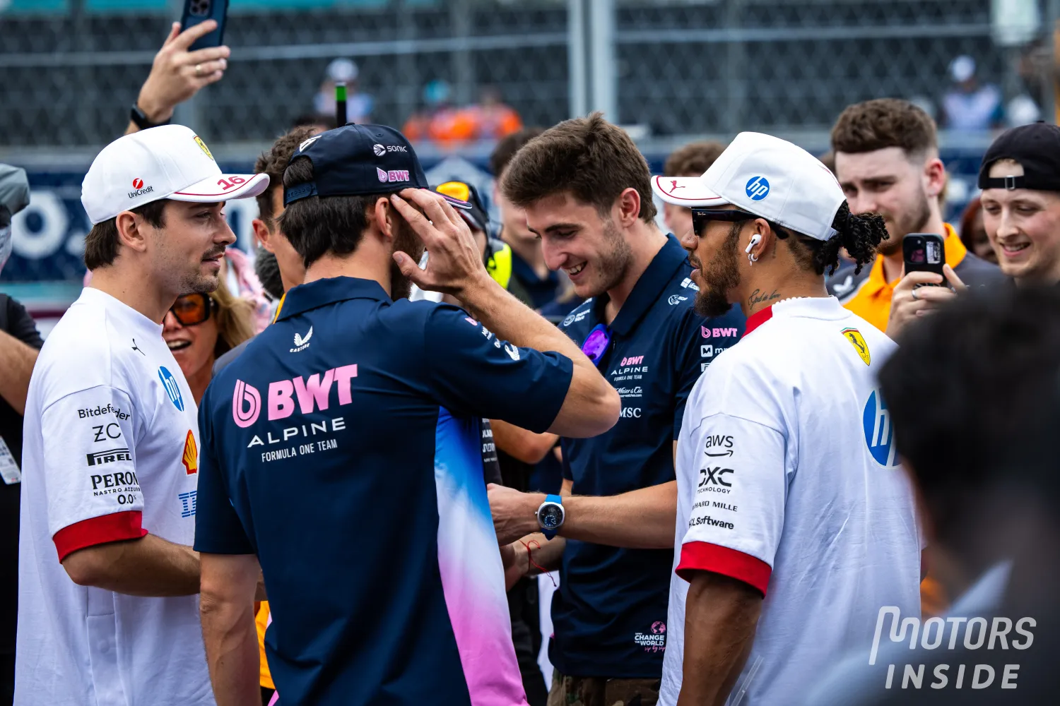 Les pilotes F1 réunis à Monaco pour le film « F1 », Verstappen absent en direct sur iRacing