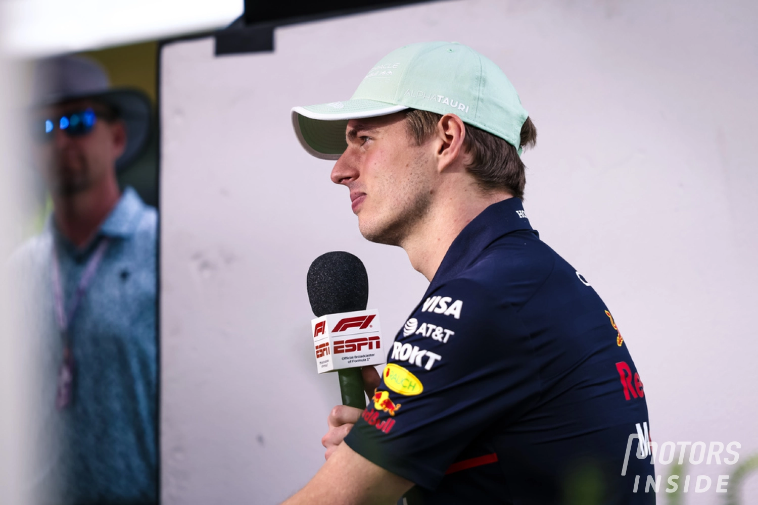 « Ce n&rsquo;était pas correct et ça n&rsquo;aurait pas dû arriver » : Verstappen sur sa manœuvre contre Russell