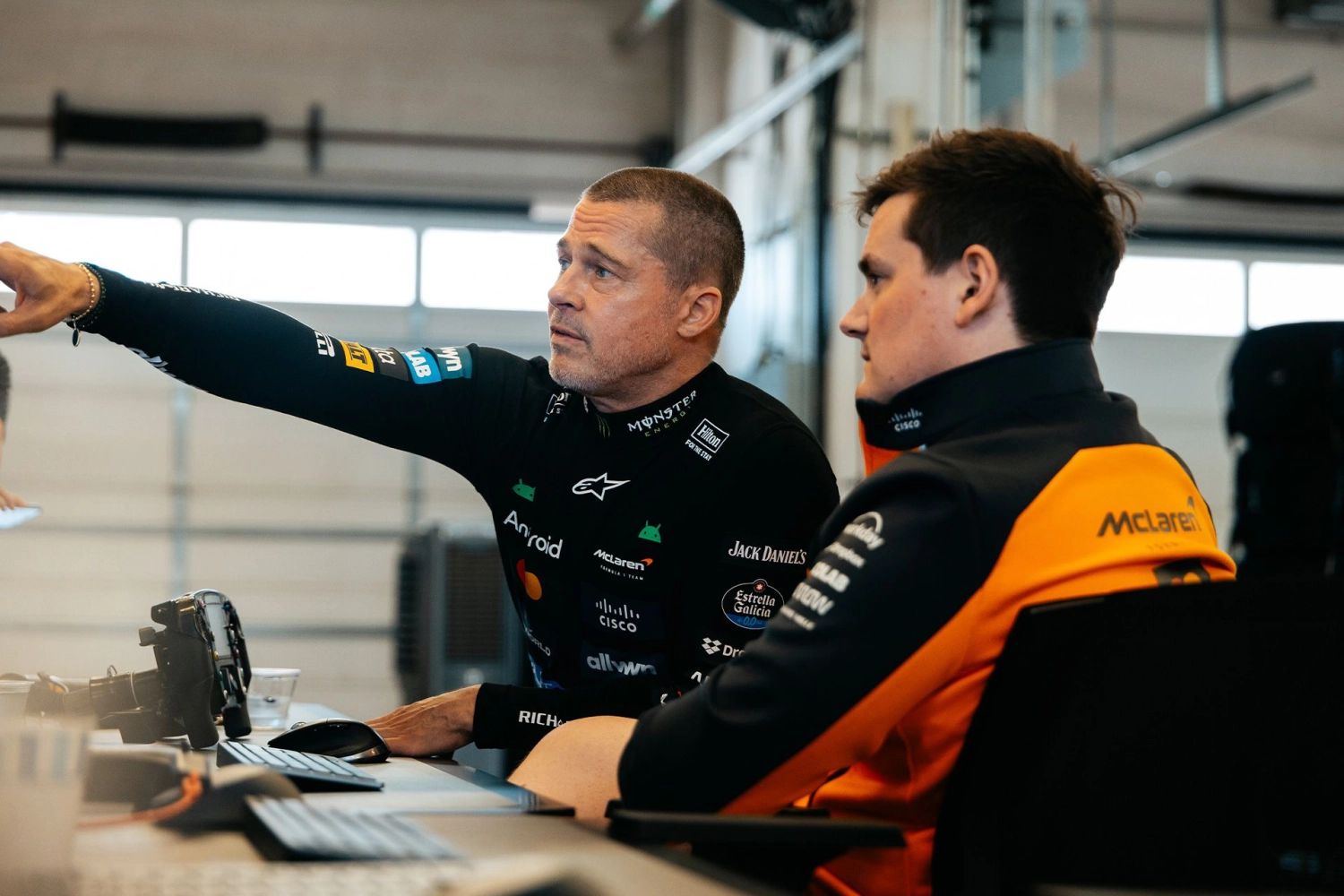 Brad Pitt dévoile son baptême du feu en F1 avec McLaren : « C&rsquo;est un sentiment unique »