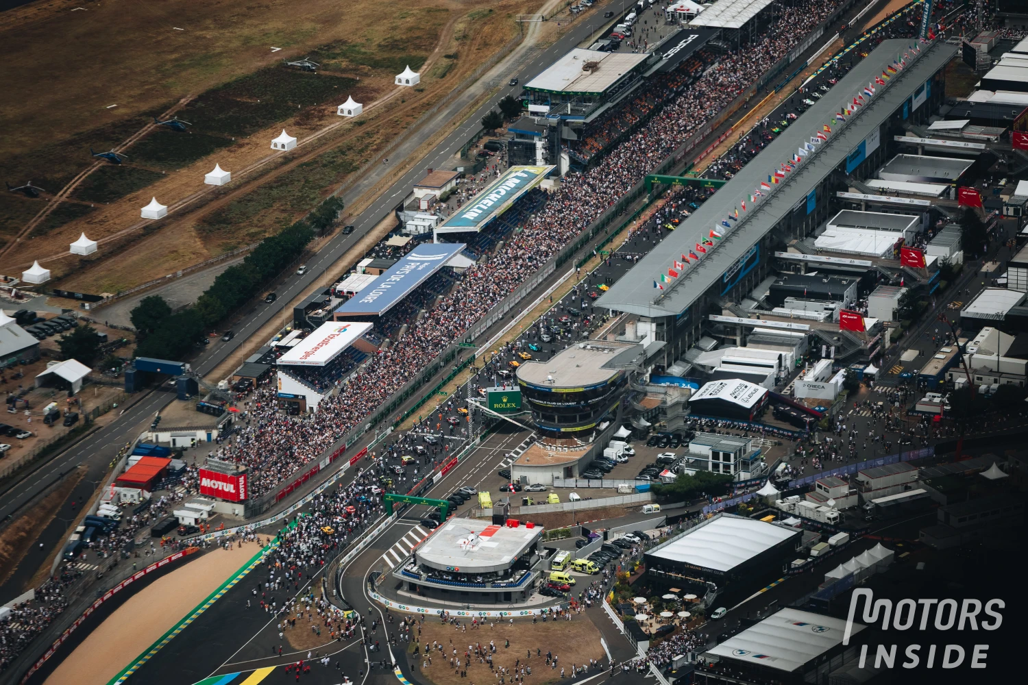 Nous avons volé dans le Blimp de Goodyear lors des 24 Heures du Mans