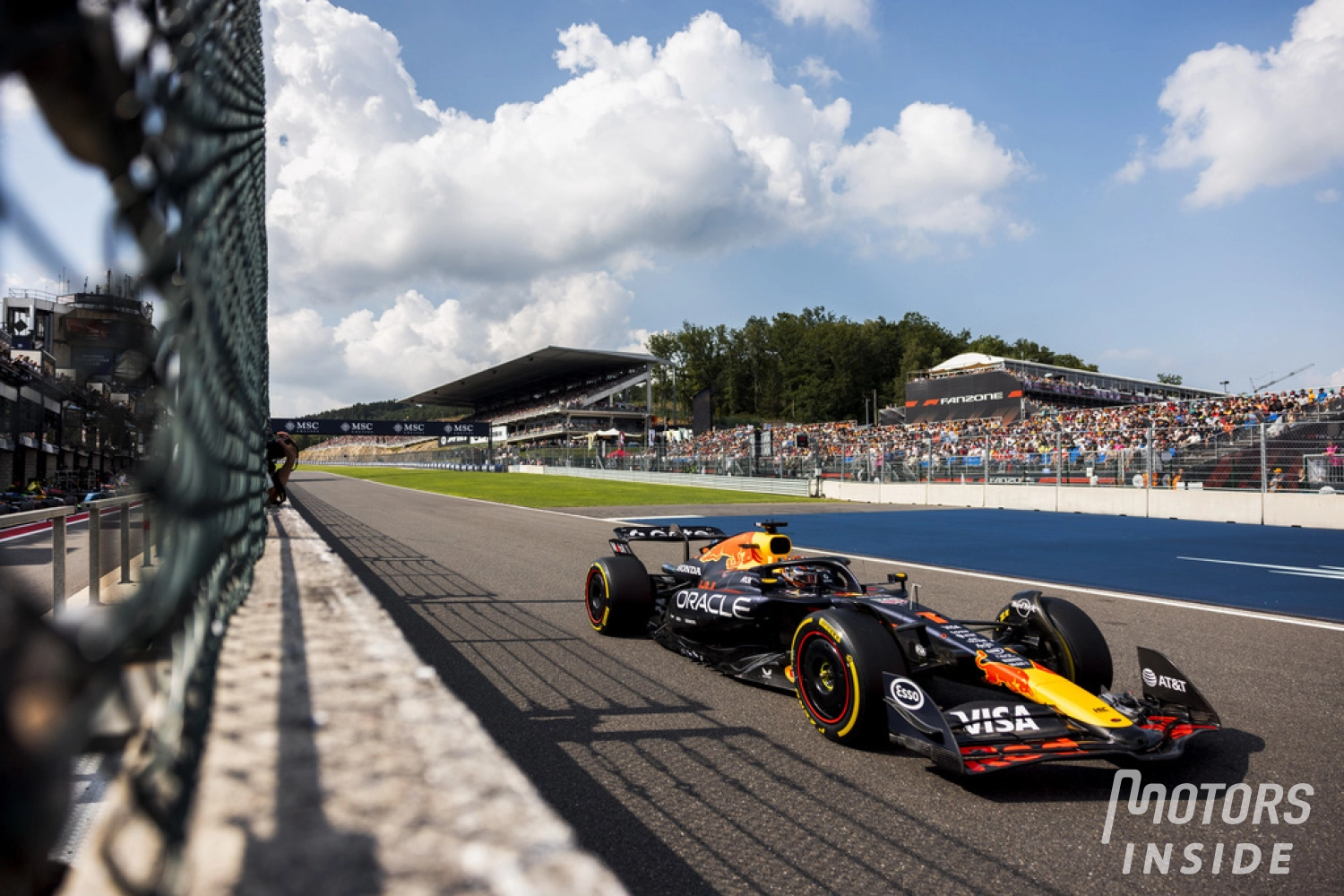 Grand Prix de Belgique – Course Sprint : Max Verstappen résiste aux McLaren et s&rsquo;impose
