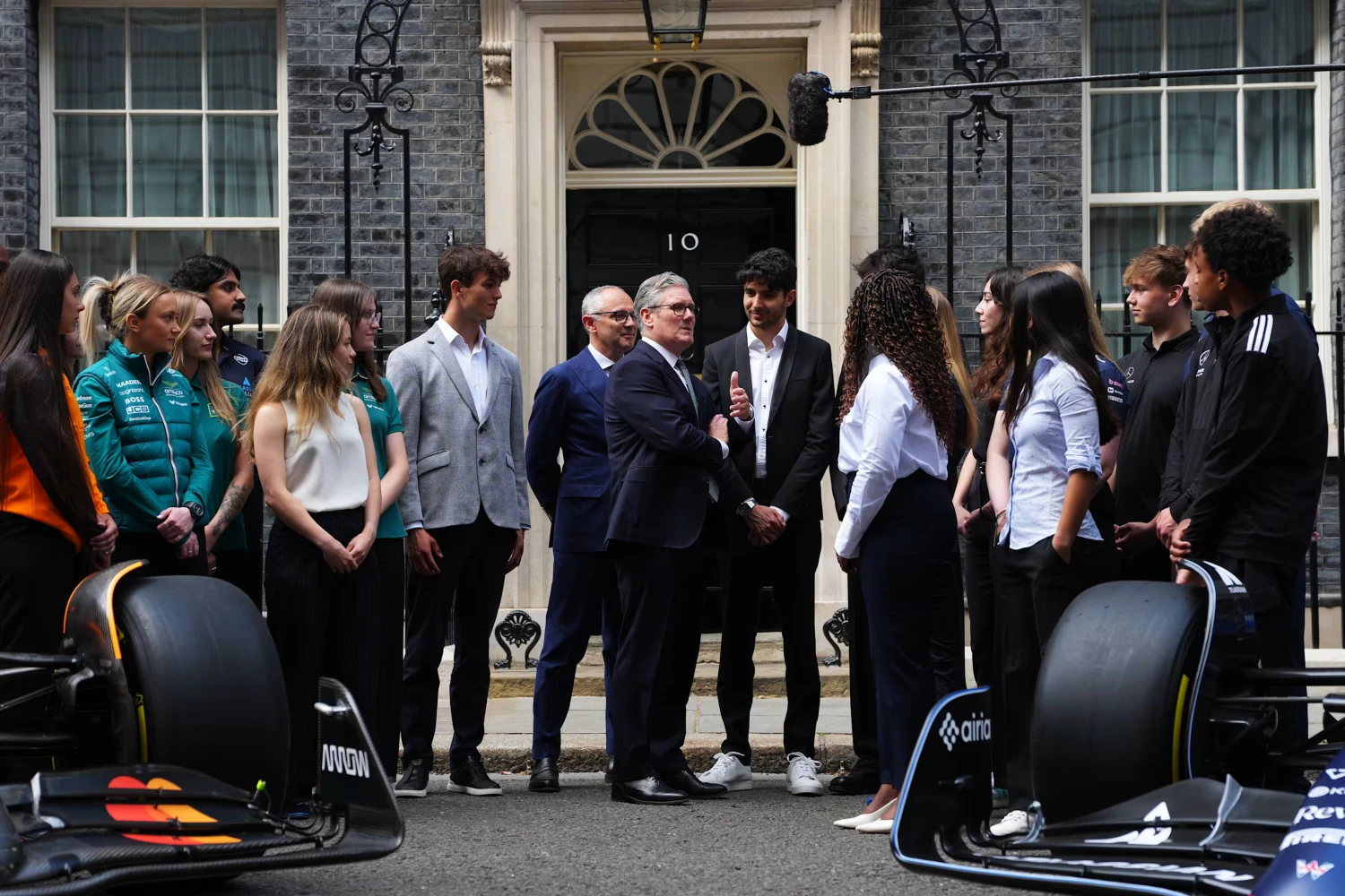 Le Premier ministre anglais accueille la F1 à Downing Street pour ses 75 ans