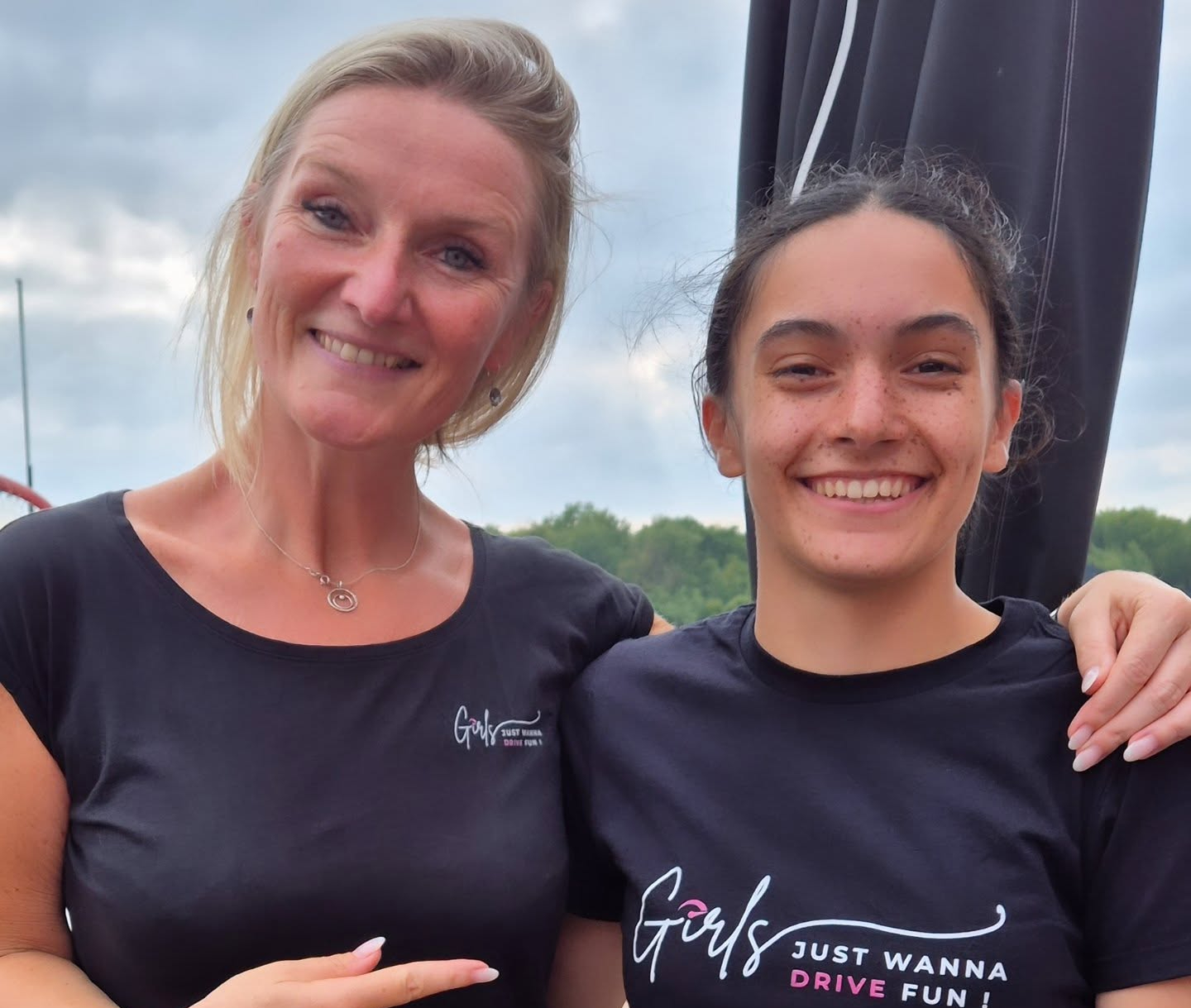 Comment la Belge Evelyne François oeuvre pour le sport automobile féminin ?