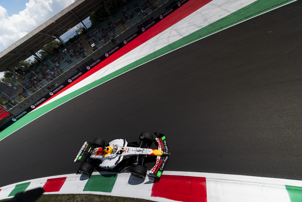 Isack Hadjar écope d&rsquo;un avertissement après une sortie non conforme dans les EL3