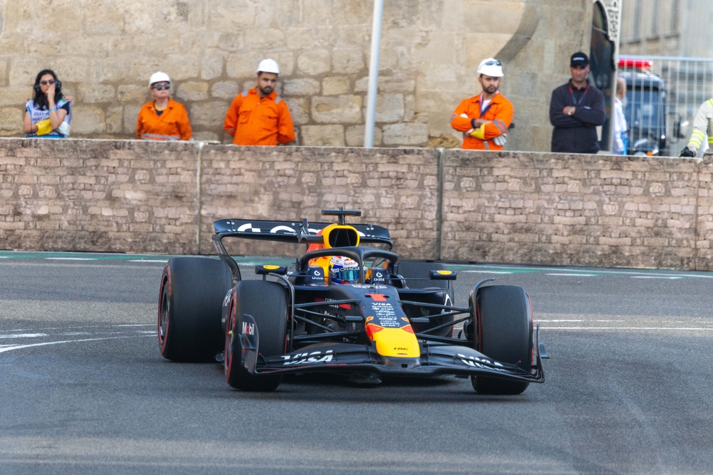 Grand Prix d&rsquo;Azerbaïdjan – Qualifications : Max Verstappen en pole position après un record de drapeaux rouges