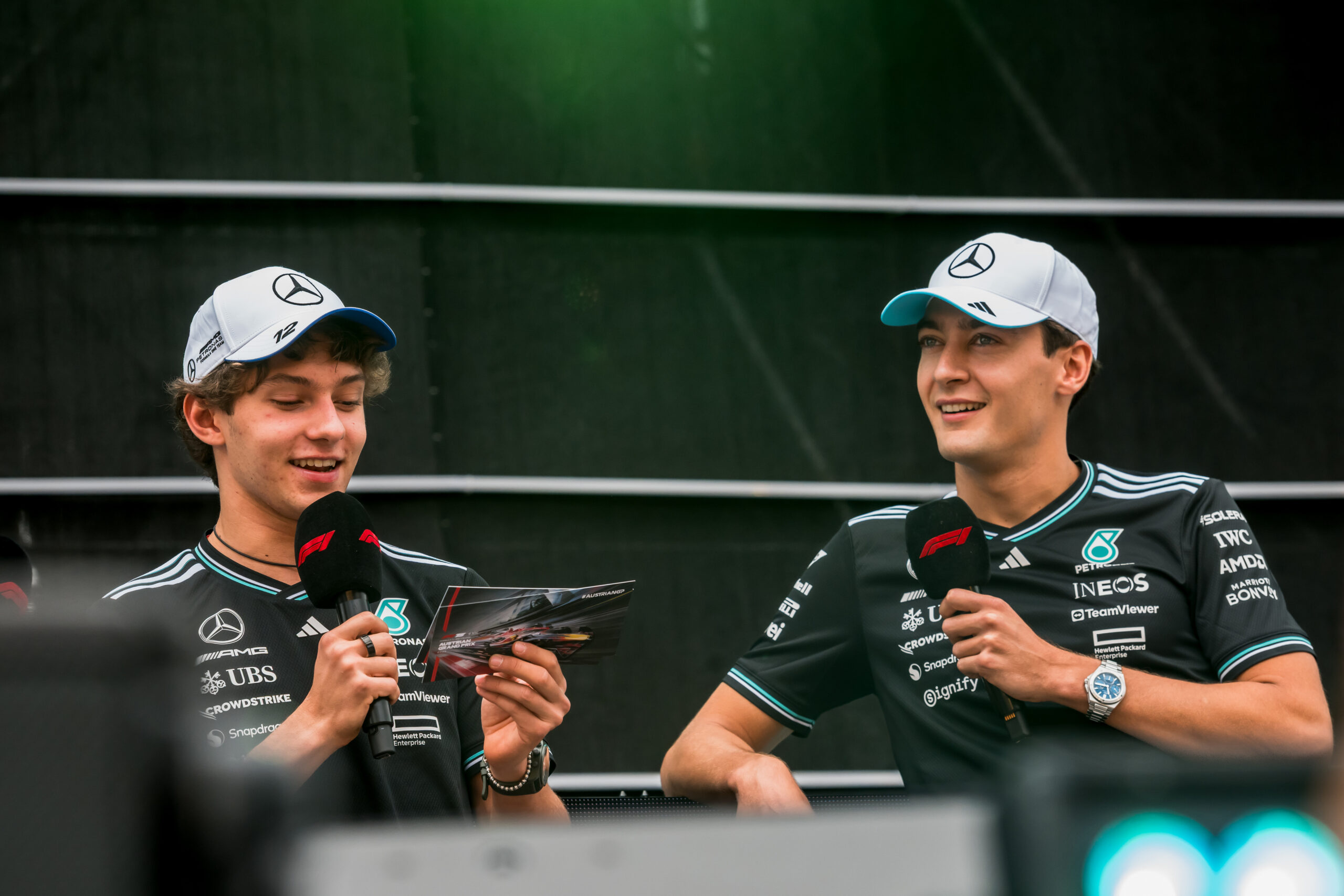 Mercedes conserve son duo de pilotes pour 2026