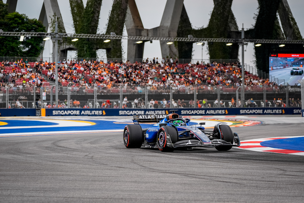 Carlos Sainz et Alex Albon disqualifiés à Singapour