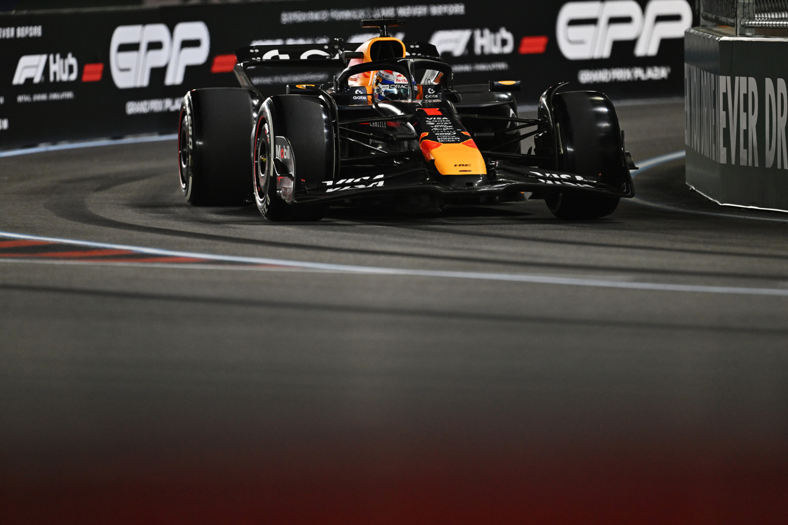 Las Vegas – Course : Max Verstappen reste dans la course