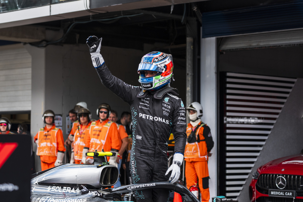 Kimi Antonelli résiste à Verstappen et signe son meilleur résultat en carrière