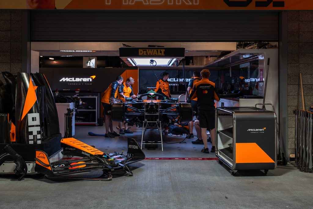 La disqualification de Norris et Piastri à Las Vegas s&rsquo;est joué à un cheveu, au sens propre