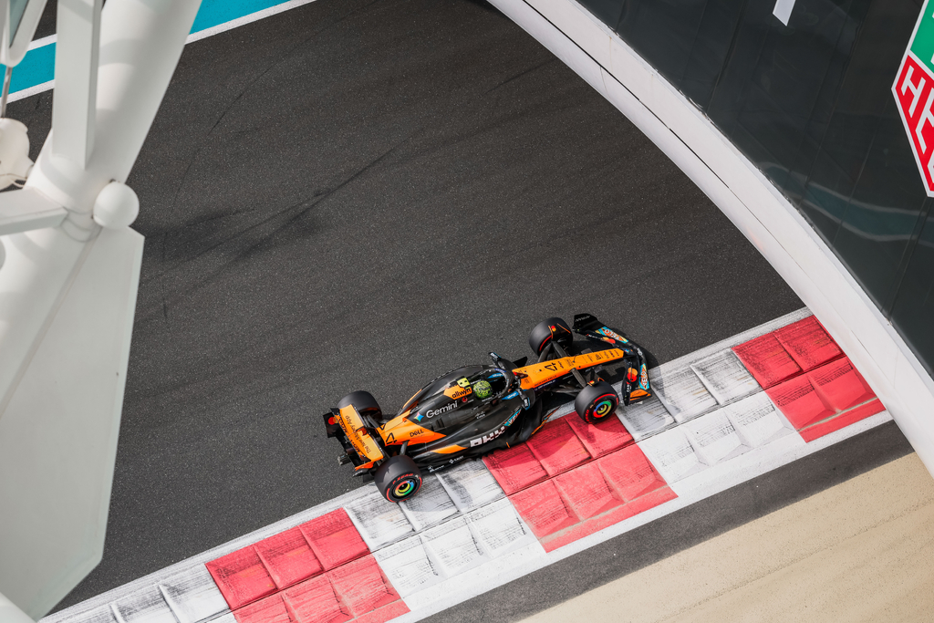 Grand Prix d&rsquo;Abu Dhabi — Essais Libres 1 : Norris en tête pour seize millièmes devant Verstappen et Leclerc